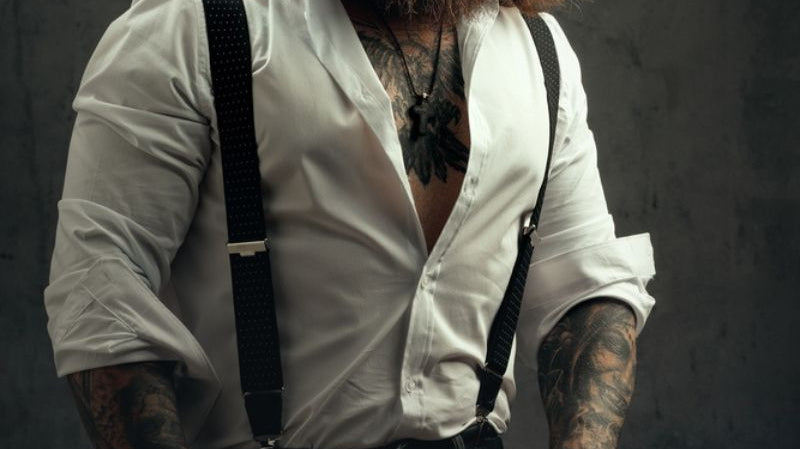 Modern suspender style with Jeans